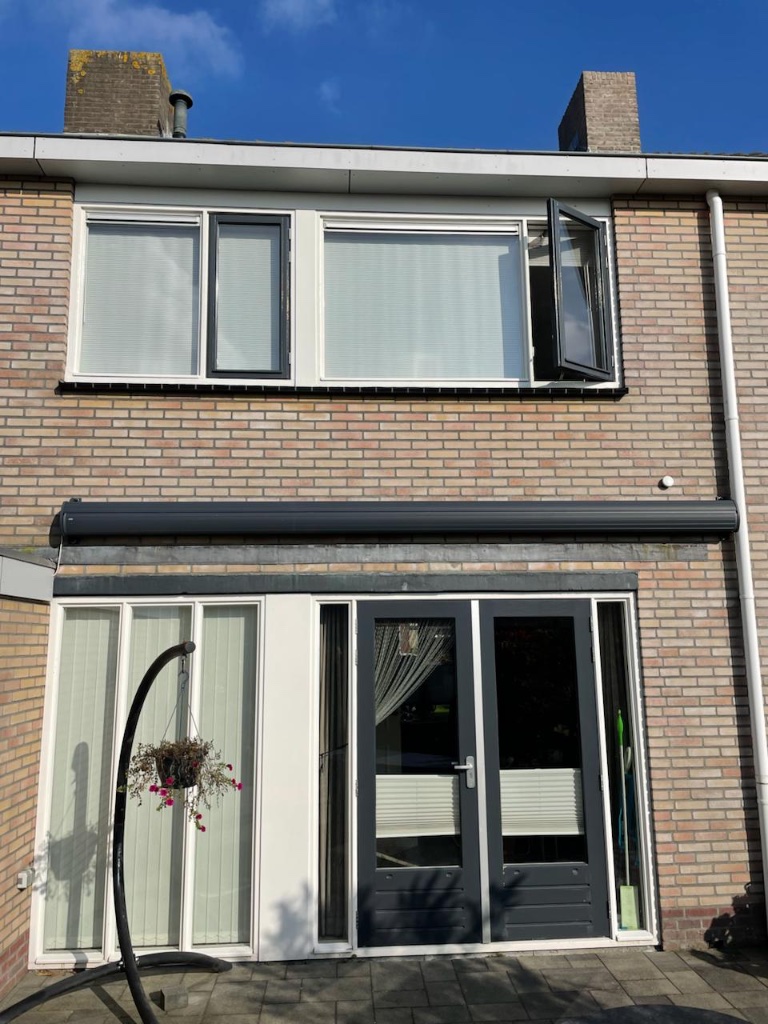 Kozijnen tijdens werkzaamheden