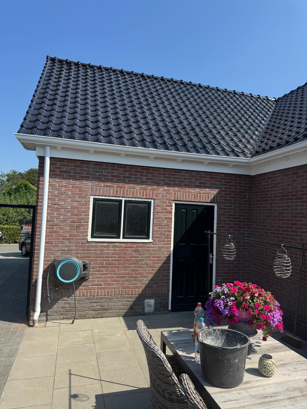 Nette afwerking van boeidelen en dakrand